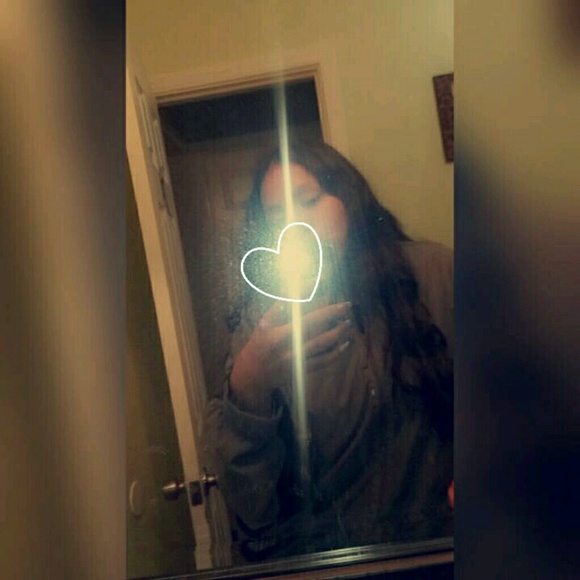 Meet your Posher, Itzel - Picture 1 of 1